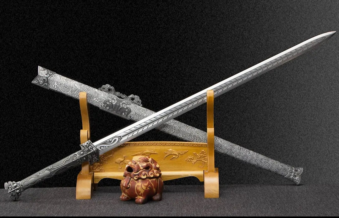 Unsharpened High Manganese Steel Beast Beak Collectible Sword
