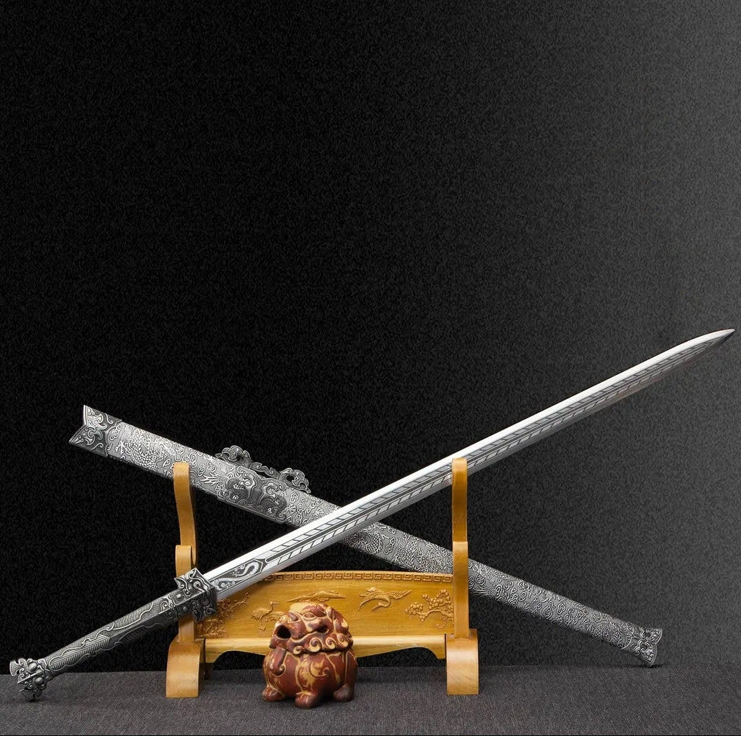 Unsharpened High Manganese Steel Beast Beak Collectible Sword